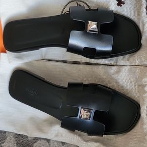 Hermes Sandal BLACK LEATHER SILVER STUD SIZE 39.5=9.5US LIMITED EDITION ORAN NEW